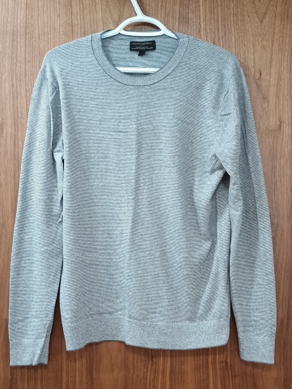 Banana Republic Men's Gray Crewneck Sweater